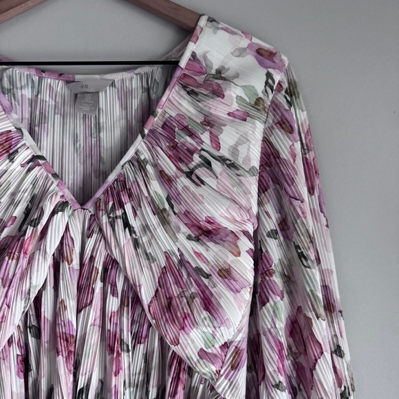H&M Plissé Pink Watercolor Floral Long Sleeve V-Neck Dress Sz Medium - Picture 6 of 11